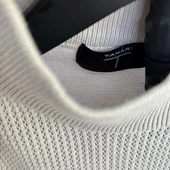 Tahari Pointelle Beige Mock Turtleneck Tank w/Ribbed Soft Knit Women’s S - Picture 6 of 6